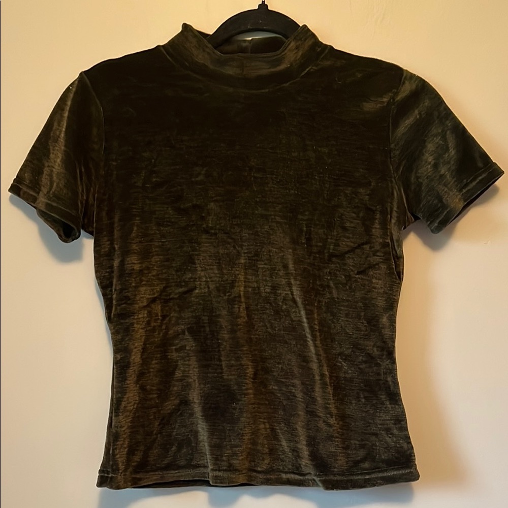 VINTAGE - Velvet Short Sleeve Top | Dark Green | Hip Length | Mock Nexk